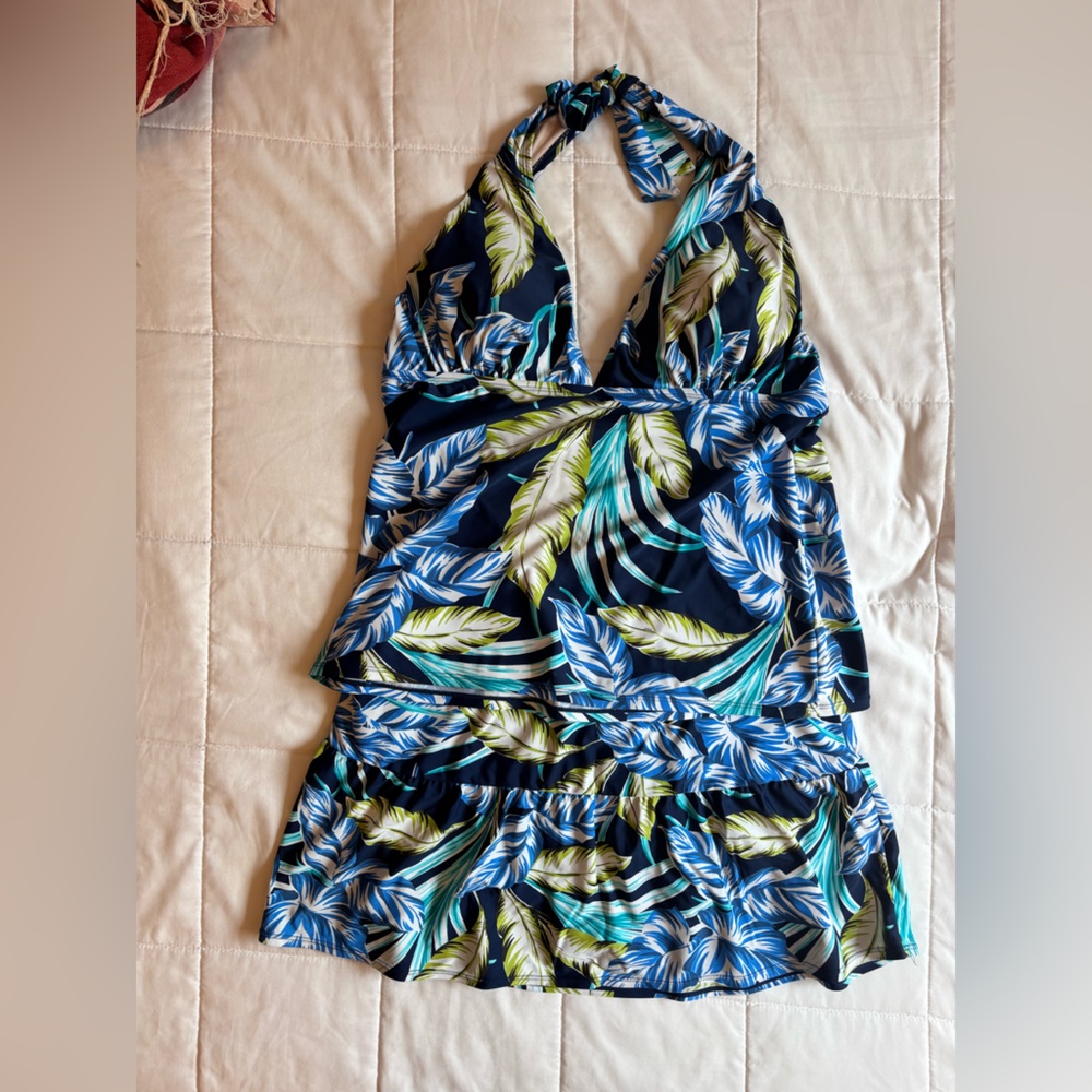 Jaqlyn Smith Tropical Leaf Print Halter Tankini